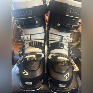 Dalbello Women's Black Ski Boots